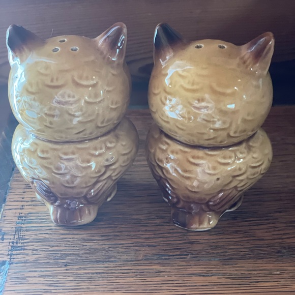 Lefton Ceramic Vintage Owl 2.5” Salt & Pepper Shakers - Picture 4 of 6